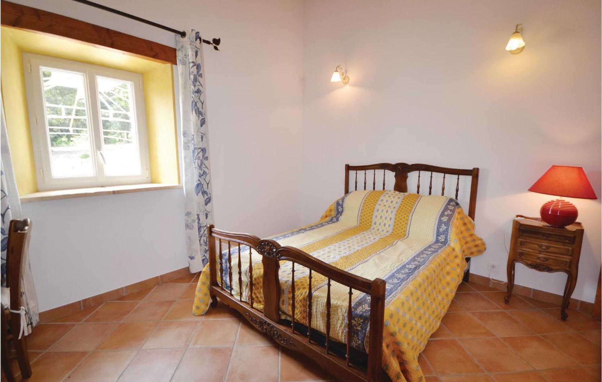 Awesome Home In Bollene With Wifi Luaran gambar