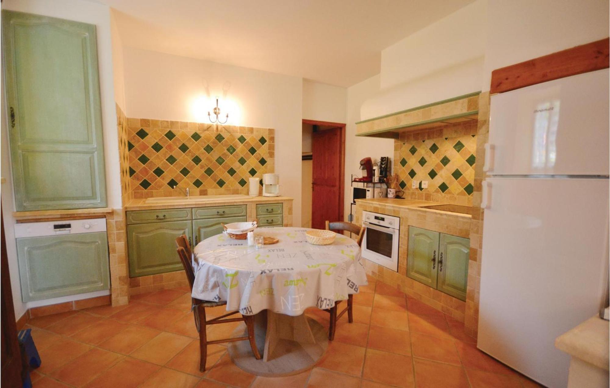 Awesome Home In Bollene With Wifi Luaran gambar