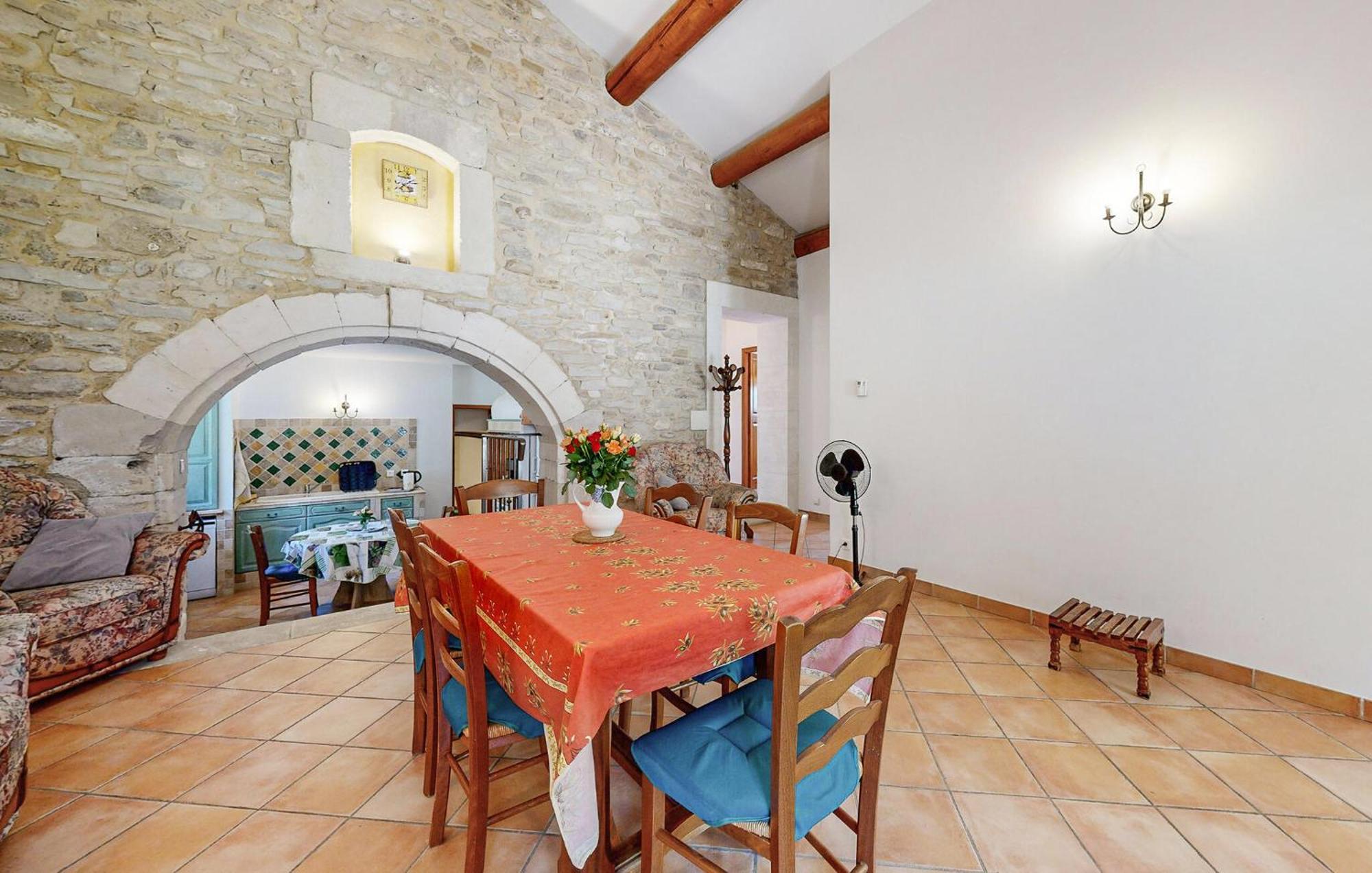 Awesome Home In Bollene With Wifi Luaran gambar