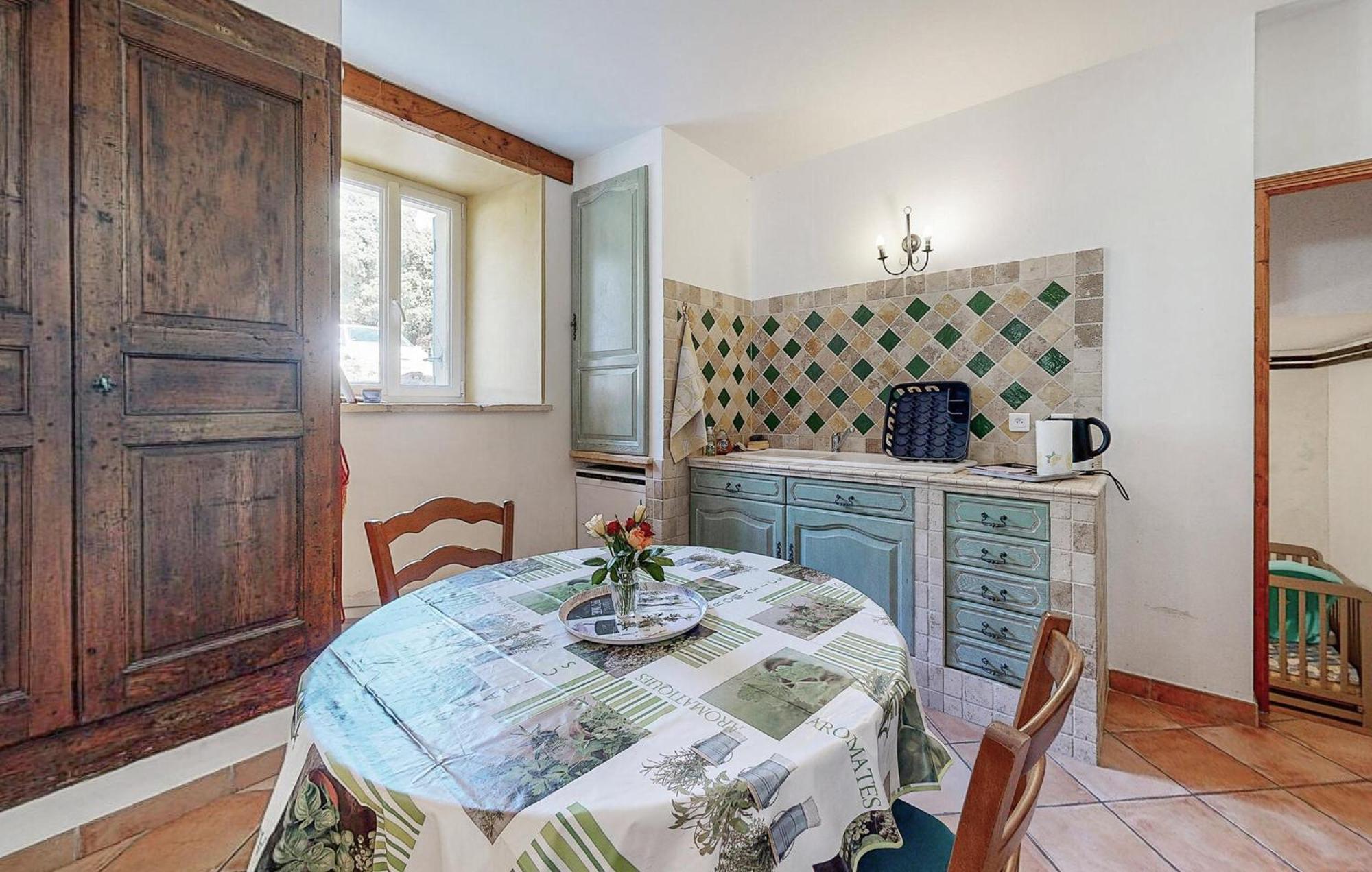 Awesome Home In Bollene With Wifi Luaran gambar